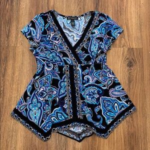 Size small short sleeve shirt